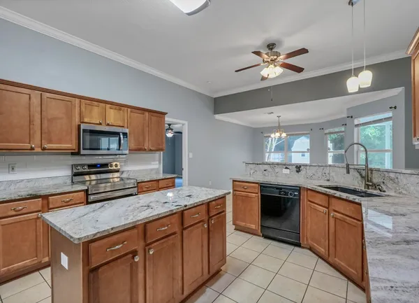 $2,300 | 5897 Saratoga Drive, Crestview, FL 32536