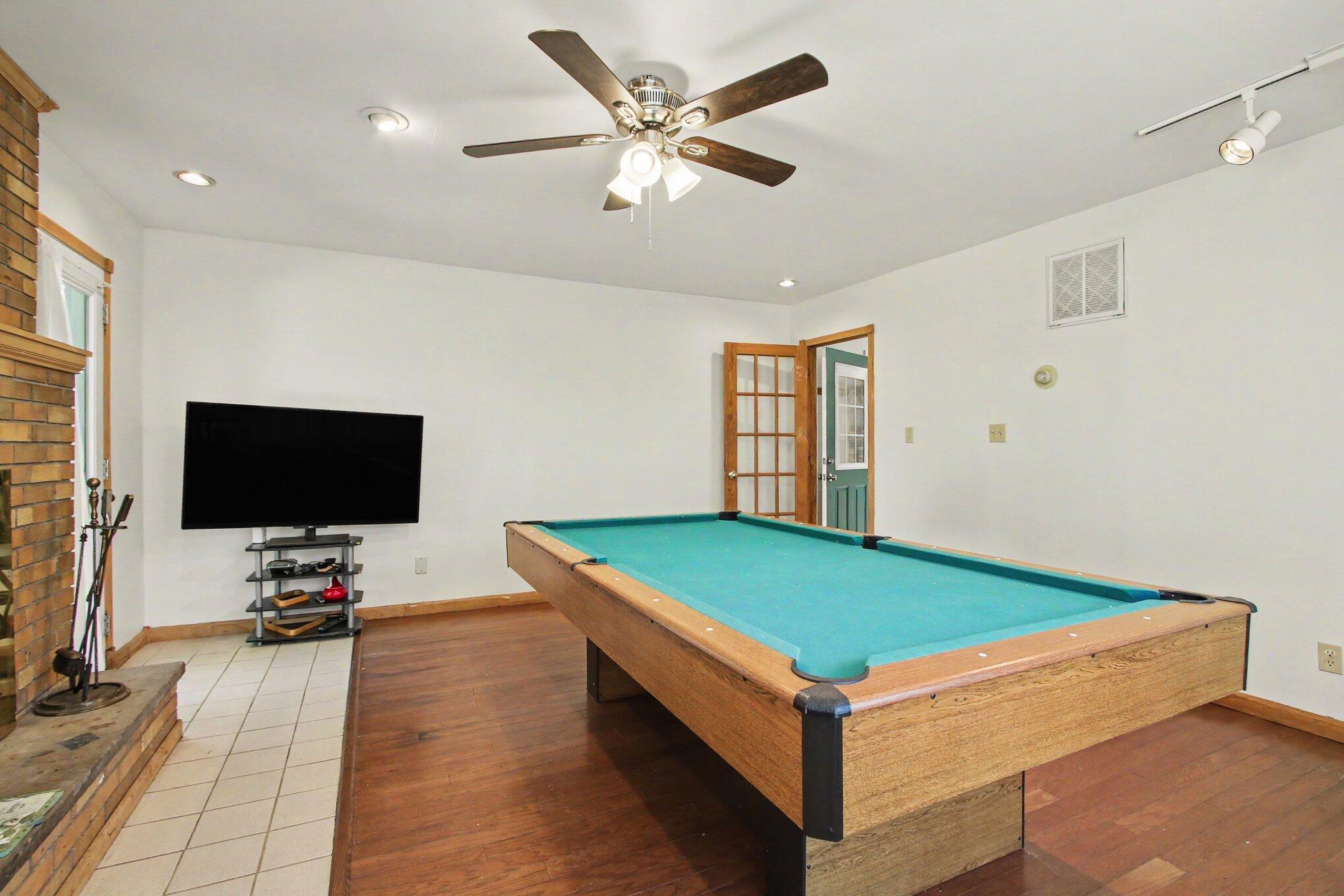 8016 Gordon Place Highland, IN 46322 - Photo 18 of 28 2038x1359