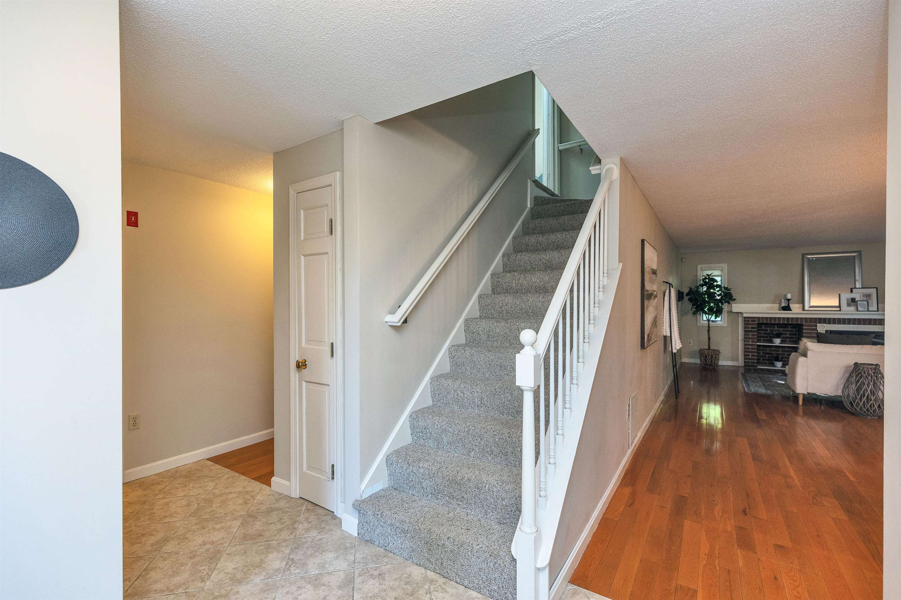 555 Straw Hill Road Manchester, NH 03104 - Photo 34 of 45