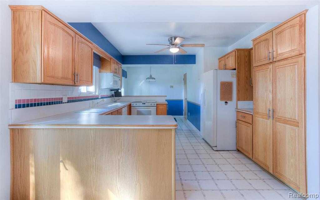 35115 West 13 Mile Road Farmington Hills, MI 48331 - Photo 25 of 50