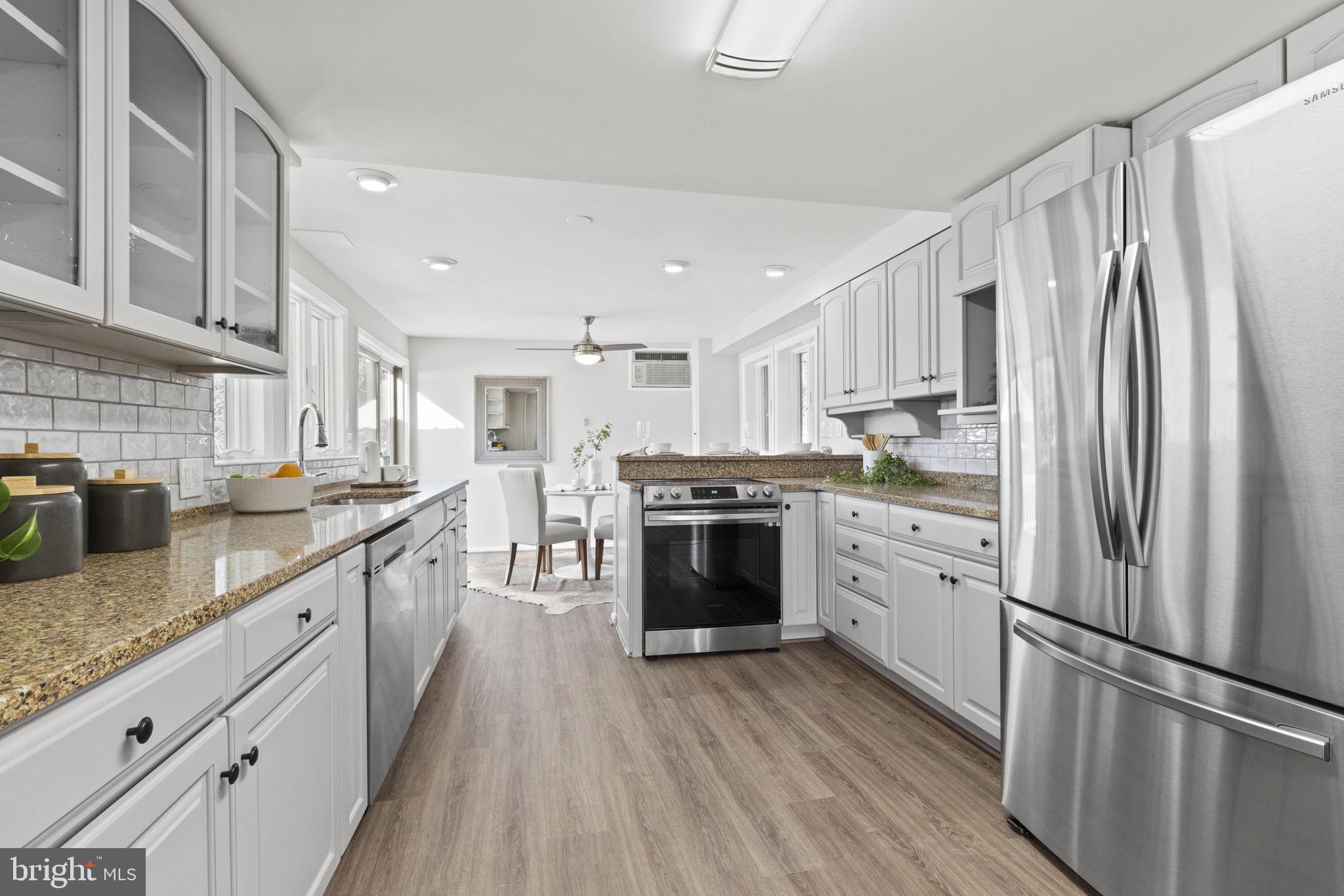 352 Ridge Road Pasadena, MD 21122 - Photo 18 of 28 Kitchen