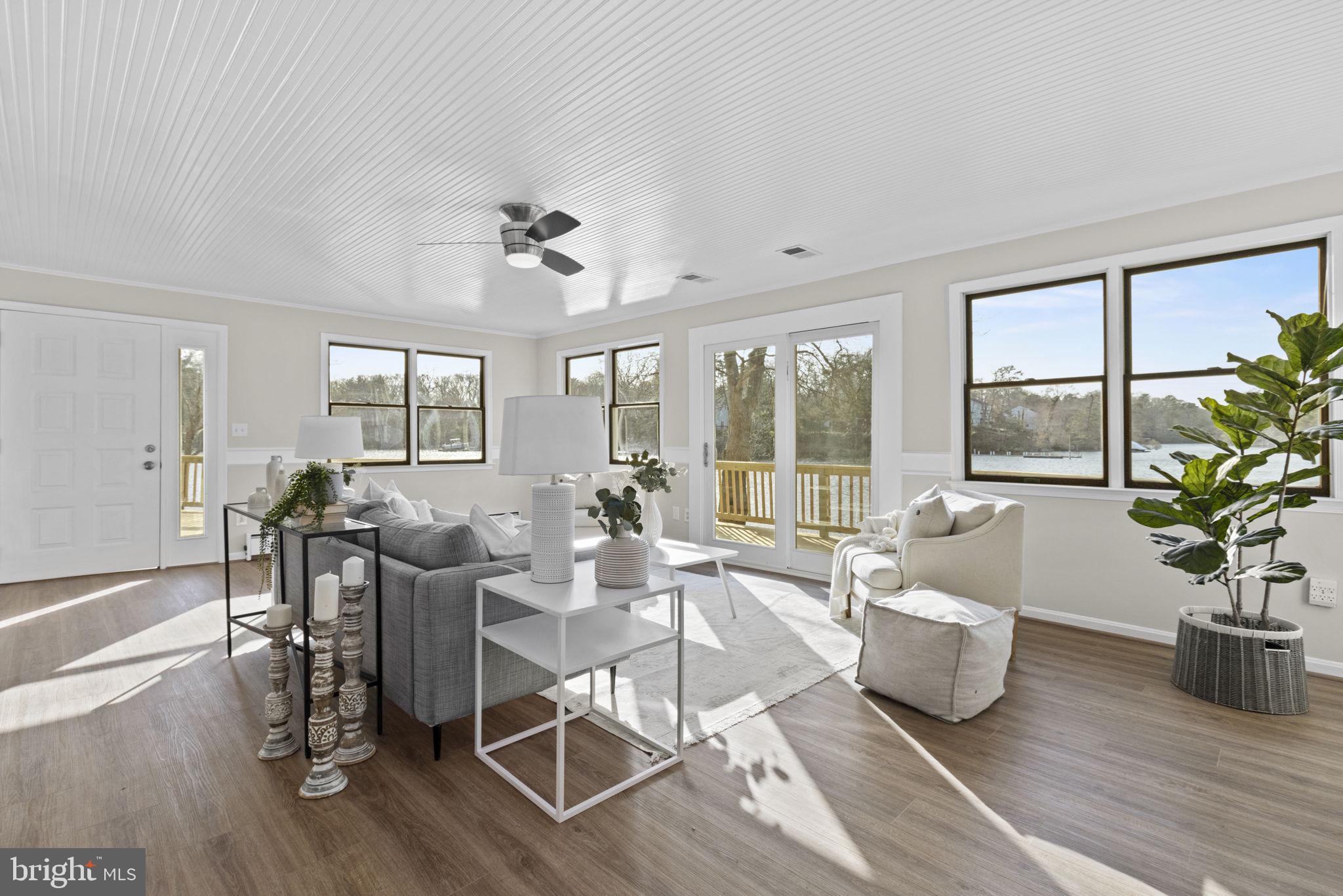 352 Ridge Road Pasadena, MD 21122 - Photo 24 of 28 Living Room