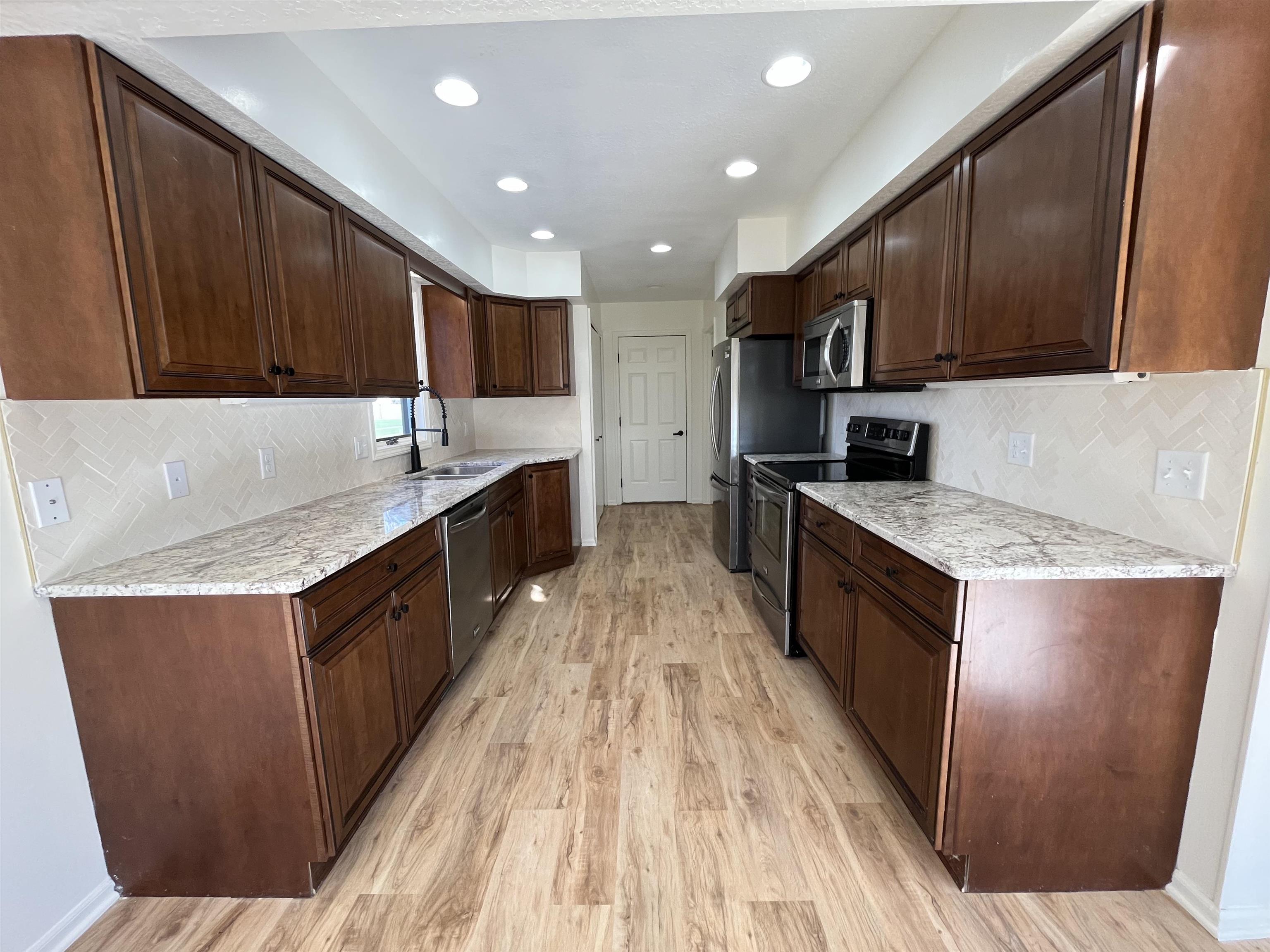 5925 Gate Tree Lane Fort Wayne, IN 46835 - Photo 12 of 33