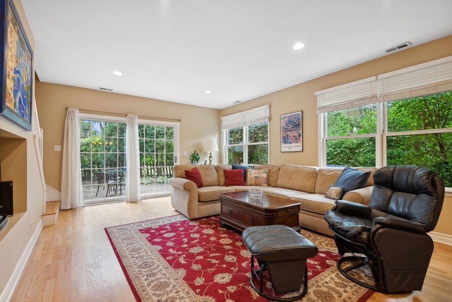 215 Sunset Drive Wilmette, IL 60091 - Photo 11 of 30