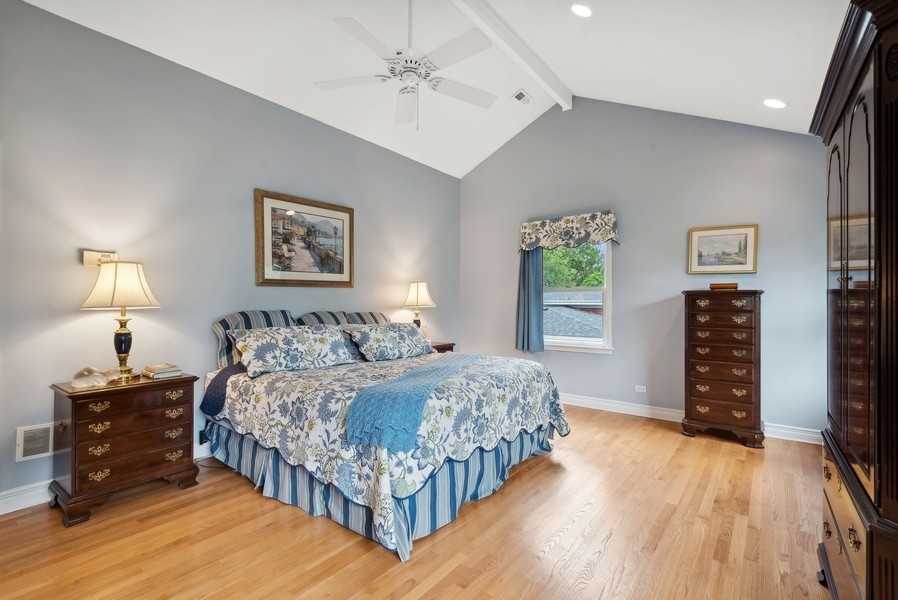 215 Sunset Drive Wilmette, IL 60091 - Photo 12 of 30