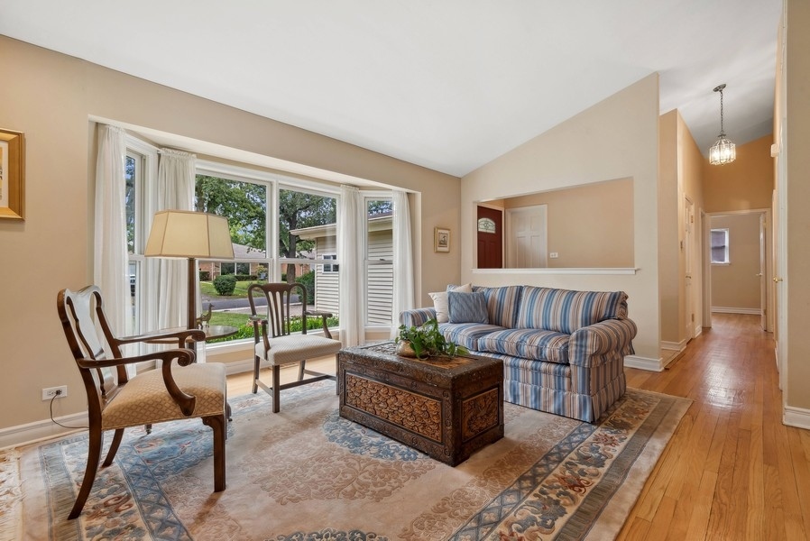 215 Sunset Drive Wilmette, IL 60091 - Photo 3 of 30