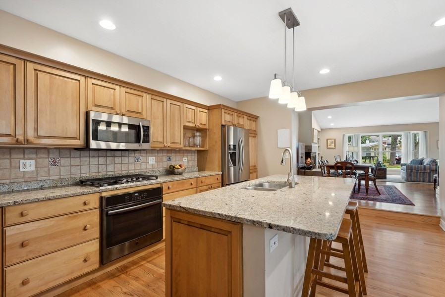 215 Sunset Drive Wilmette, IL 60091 - Photo 9 of 30