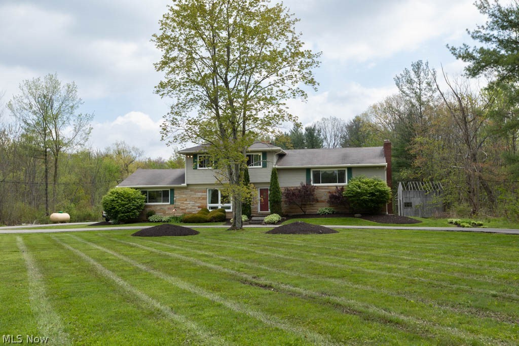 13047 Forest Road Burton, OH 44021 - Photo 6 of 47