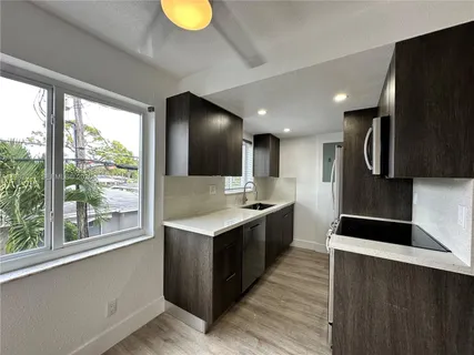 $2,295 | 913 Northeast 17th Street, Unit 8, Fort Lauderdale, FL 33305