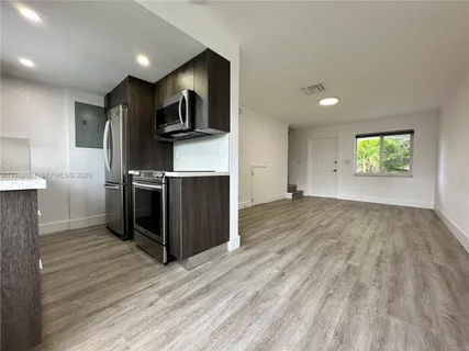 $2,295 | 913 Northeast 17th Street, Unit 8, Fort Lauderdale, FL 33305