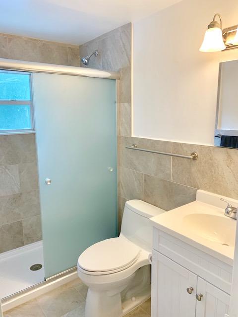 579 Beach Road Tavernier, FL 33070 - Photo 12 of 12 579 Bathroom