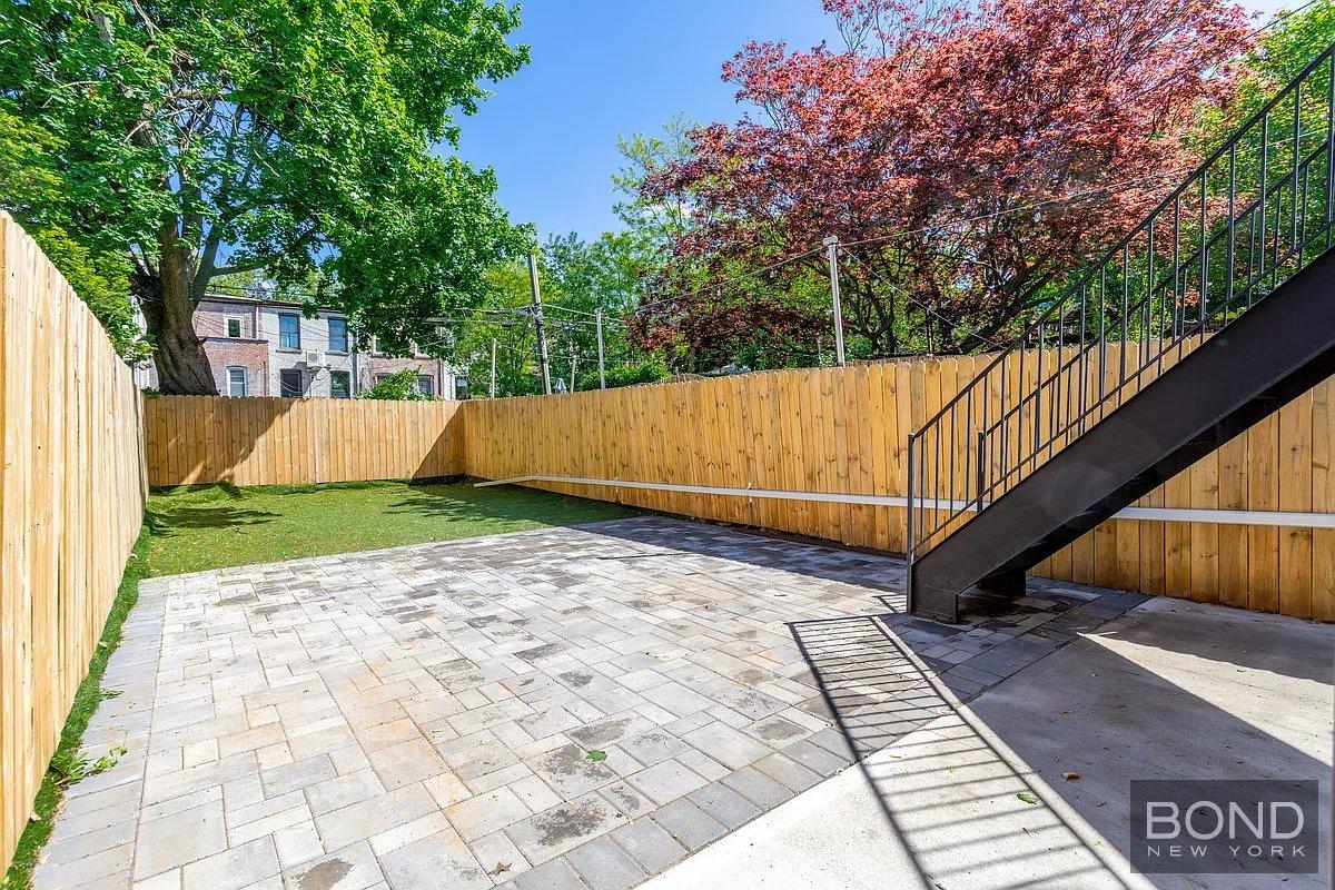 1137 Park Place Brooklyn, NY 11213 - Photo 13 of 16 Photo 13