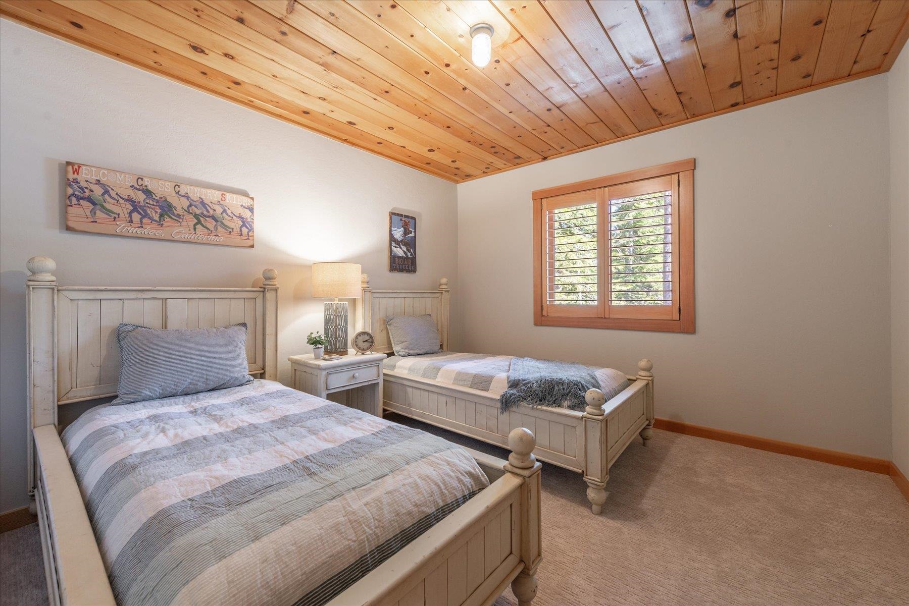 11682 Chalet Road Truckee, CA 96161 - Photo 10 of 21 Gallery Image 10
