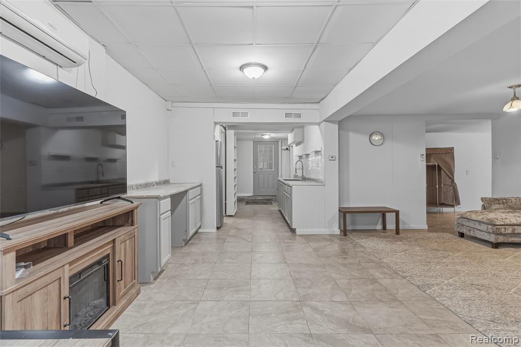 2033 Eberly Road Flint, MI 48532 - Photo 3 of 43 Gallery Image 3