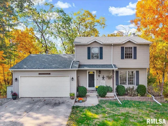 $310,000 | 6 Raleigh Avenue, Mackinaw, IL 61755