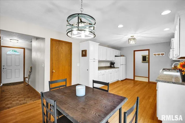 $310,000 | 6 Raleigh Avenue, Mackinaw, IL 61755