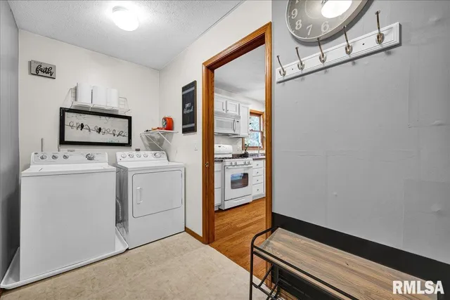 $310,000 | 6 Raleigh Avenue, Mackinaw, IL 61755