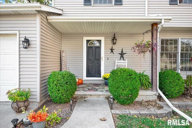 $310,000 | 6 Raleigh Avenue, Mackinaw, IL 61755