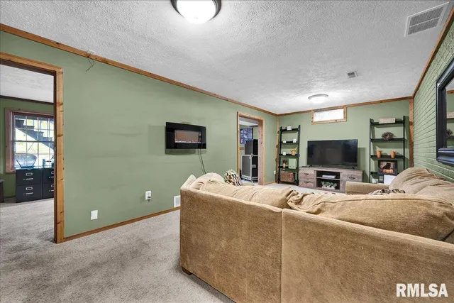 $310,000 | 6 Raleigh Avenue, Mackinaw, IL 61755