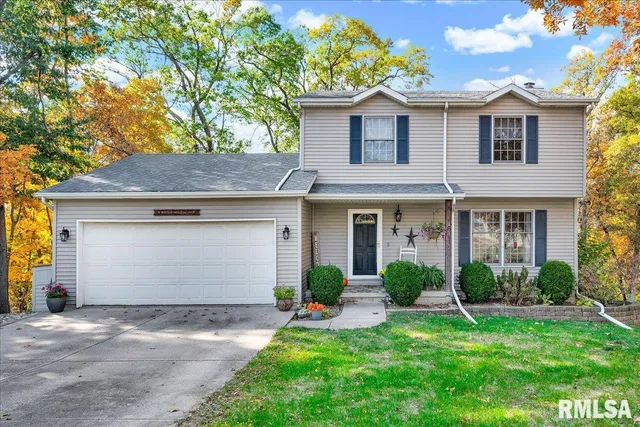 $310,000 | 6 Raleigh Avenue, Mackinaw, IL 61755