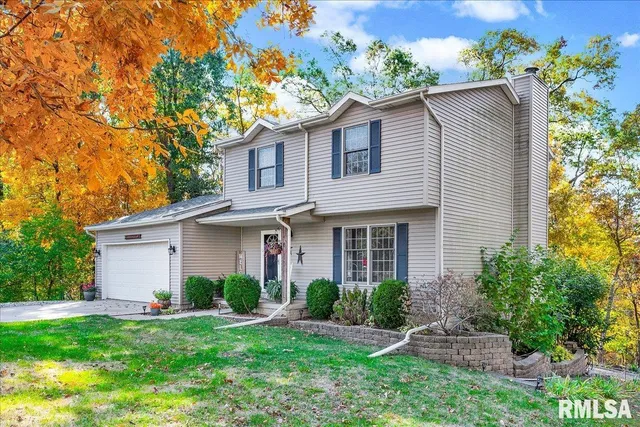 $310,000 | 6 Raleigh Avenue, Mackinaw, IL 61755