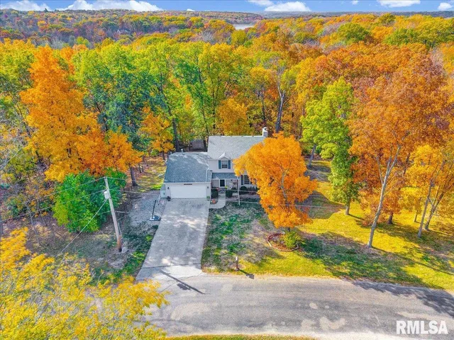 $310,000 | 6 Raleigh Avenue, Mackinaw, IL 61755