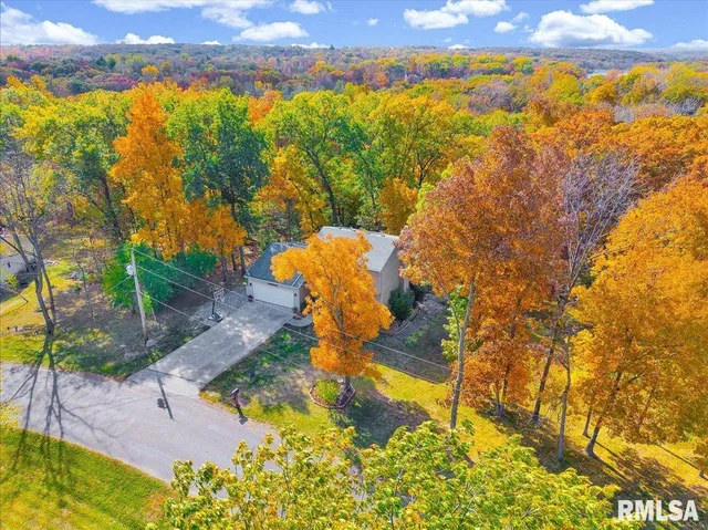 $310,000 | 6 Raleigh Avenue, Mackinaw, IL 61755