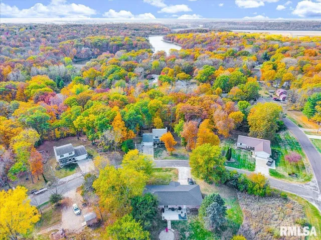 $310,000 | 6 Raleigh Avenue, Mackinaw, IL 61755