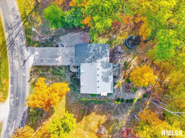 $310,000 | 6 Raleigh Avenue, Mackinaw, IL 61755