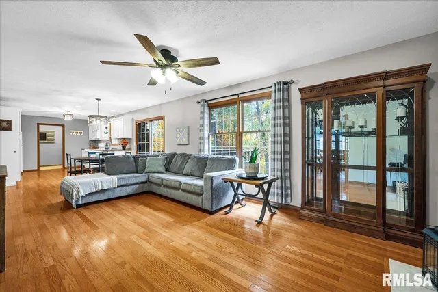 $310,000 | 6 Raleigh Avenue, Mackinaw, IL 61755