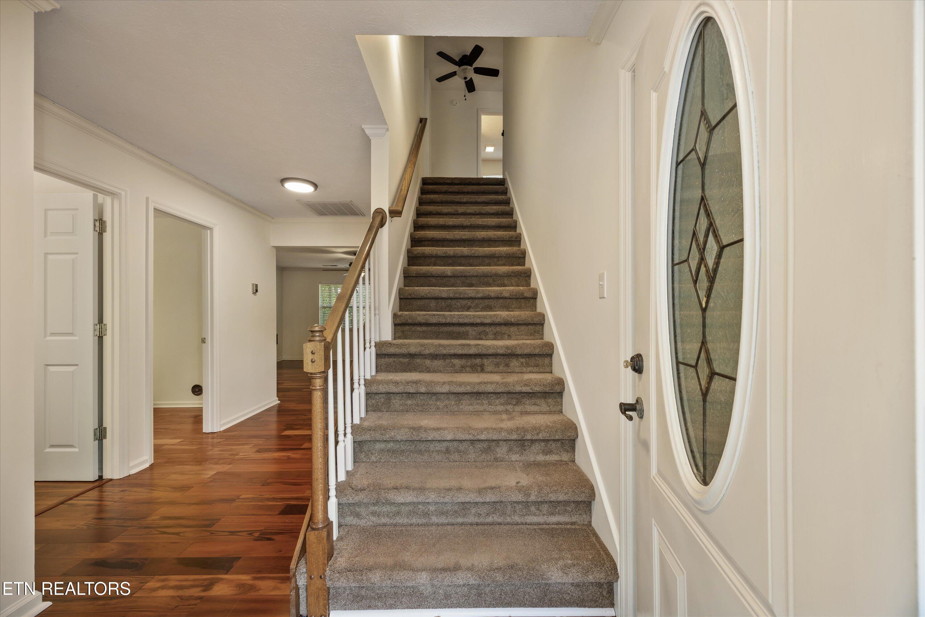 8215 Foxworth Trail Powell, TN 37849 - Photo 11 of 38 Entryway