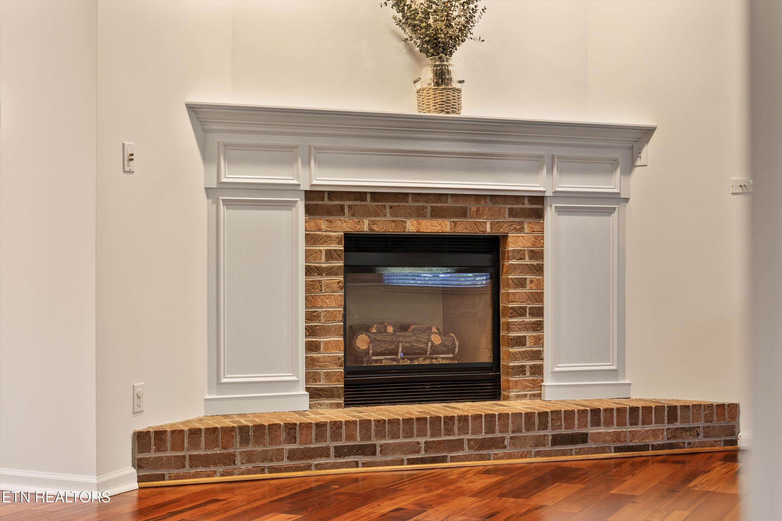 8215 Foxworth Trail Powell, TN 37849 - Photo 16 of 38 Living Room