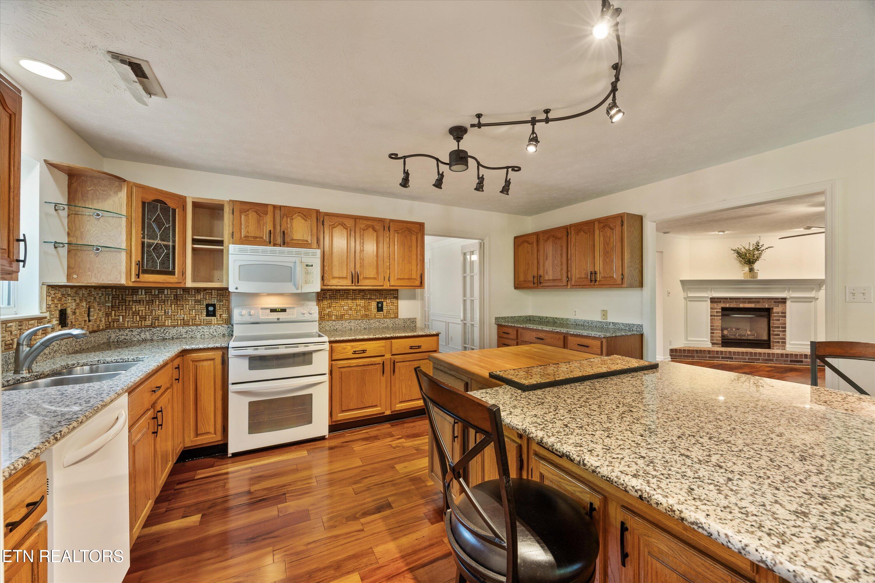 8215 Foxworth Trail Powell, TN 37849 - Photo 18 of 38 Kitchen