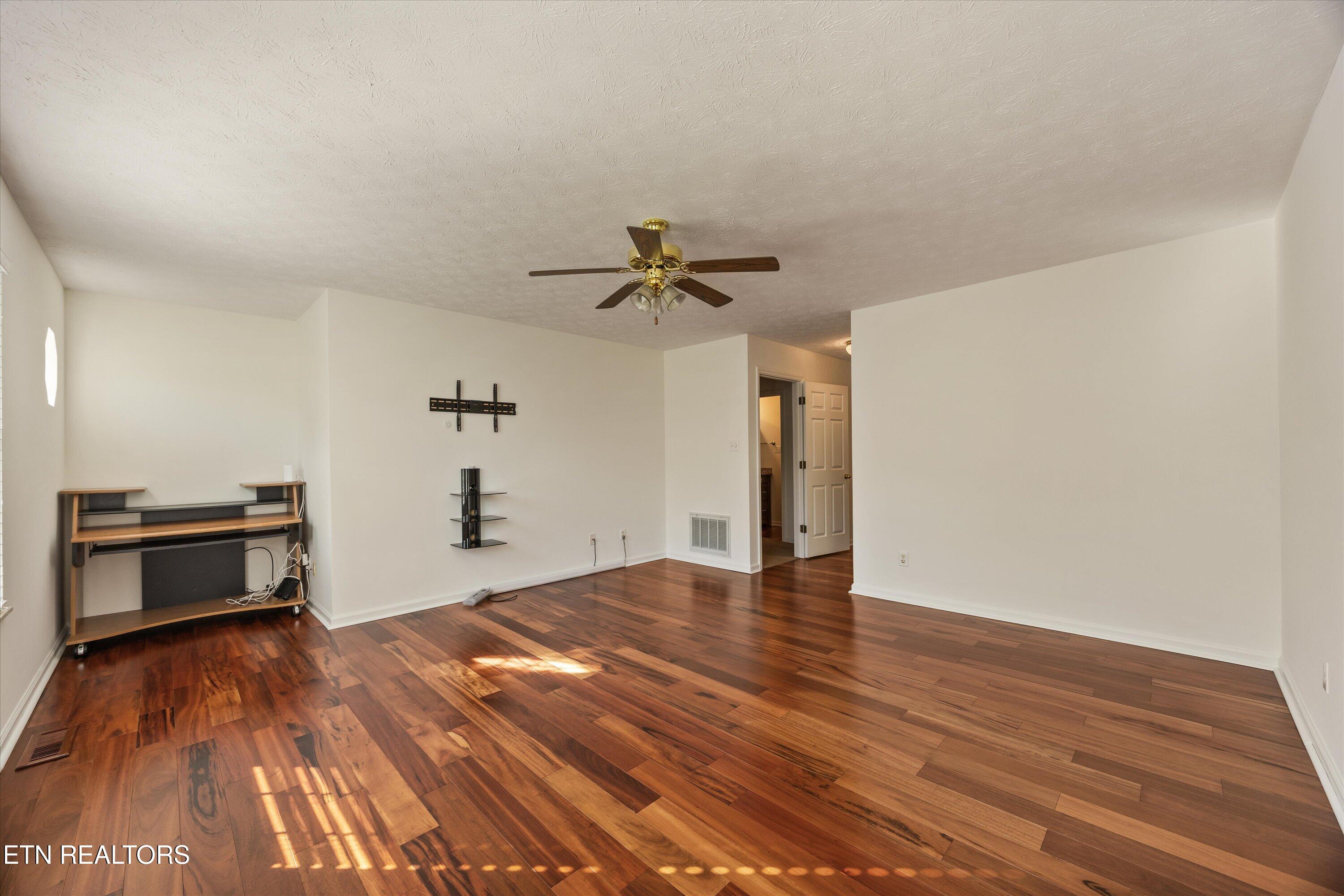 8215 Foxworth Trail Powell, TN 37849 - Photo 24 of 38 21-8215 Foxworth Trail 26