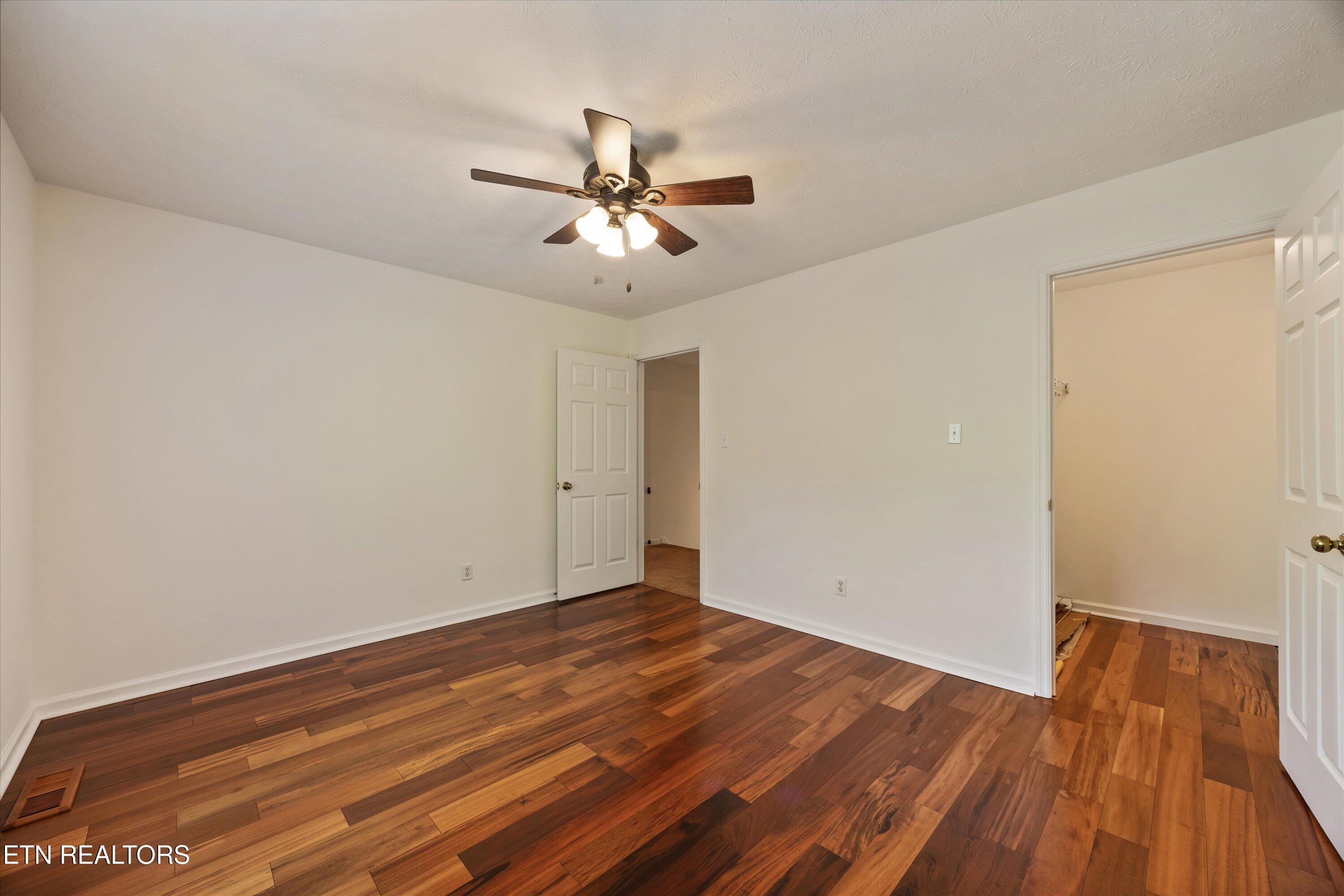 8215 Foxworth Trail Powell, TN 37849 - Photo 29 of 38 27-8215 Foxworth Trail 32