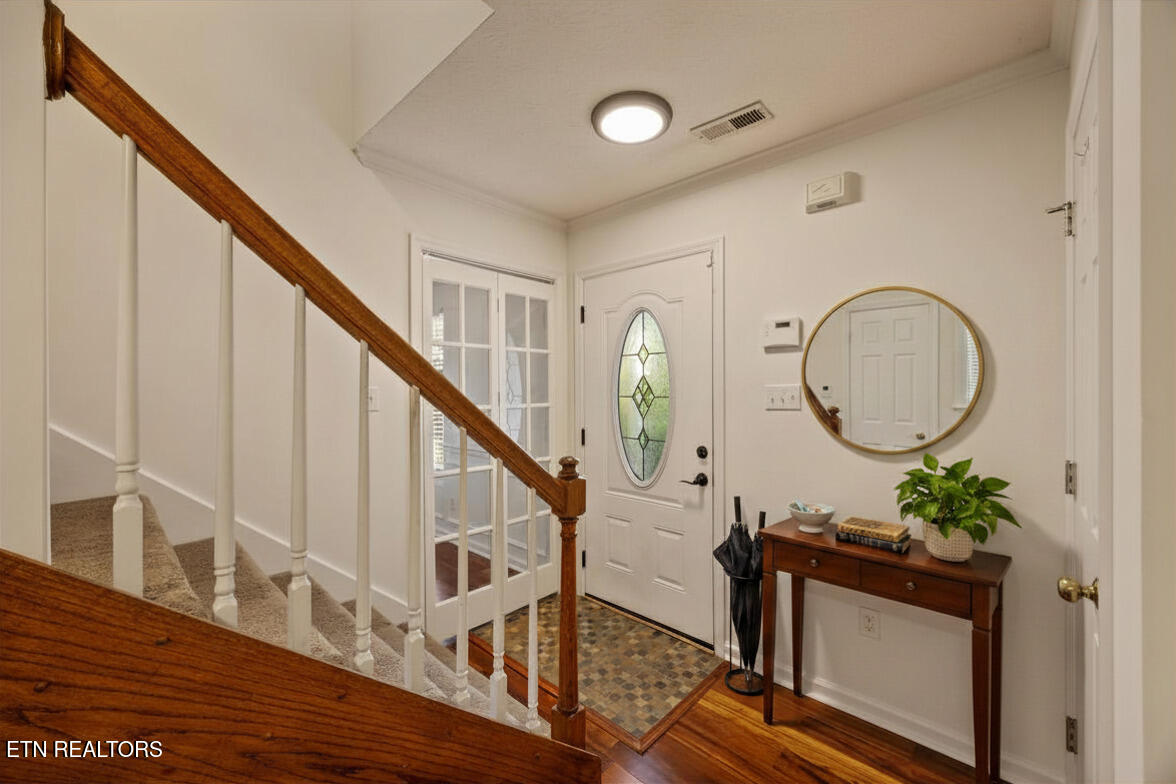 8215 Foxworth Trail Powell, TN 37849 - Photo 5 of 38 Entryway Virtually Staged