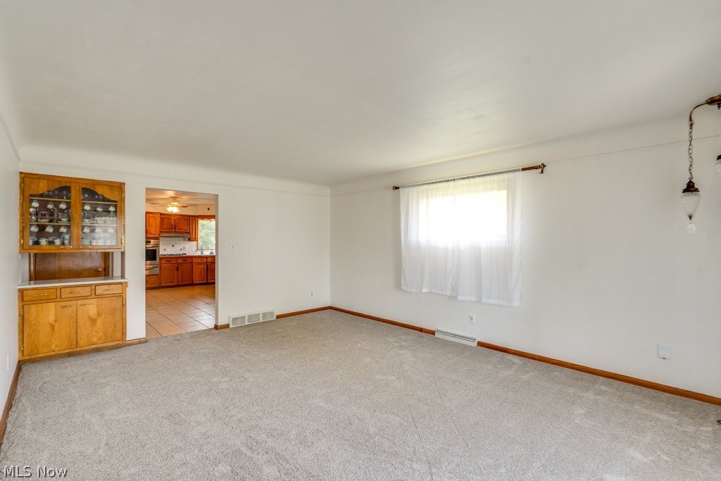 1089 Dayton Street Akron, OH 44310 - Photo 7 of 29