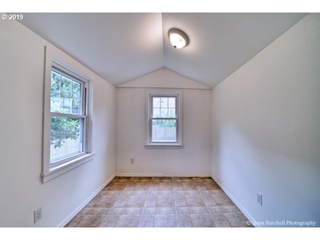 40 Southeast 133rd Avenue Portland, OR 97233 - Photo 6 of 22