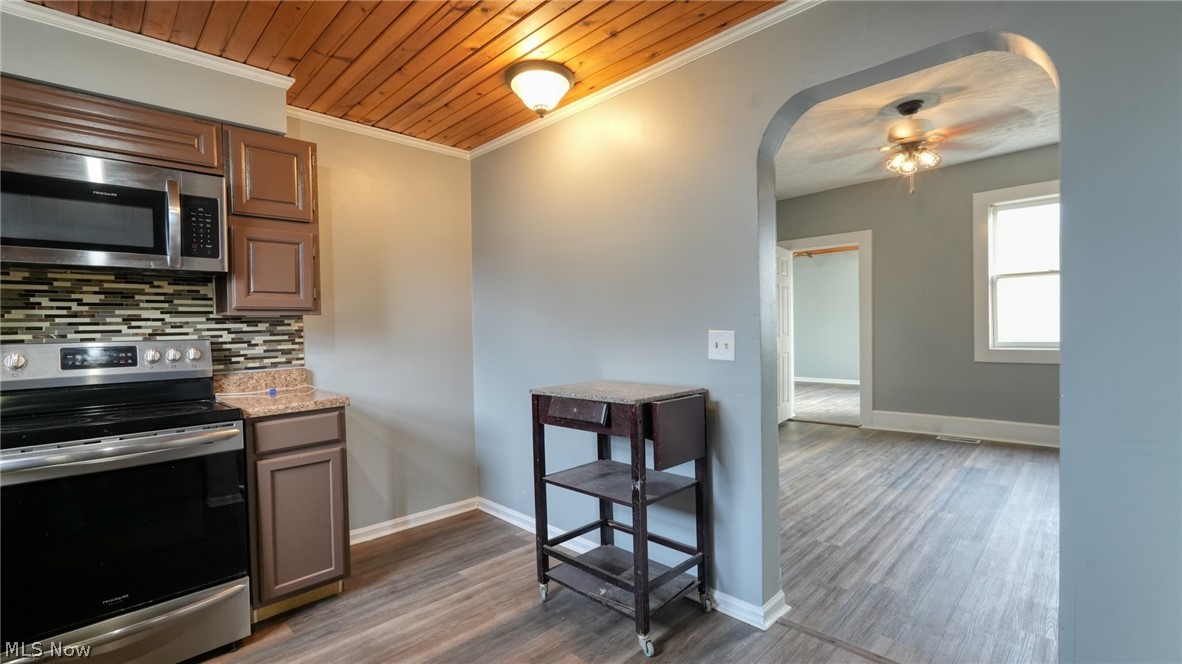 10386 Pioneer Road Byesville, OH 43723 - Photo 11 of 24 Kitchen