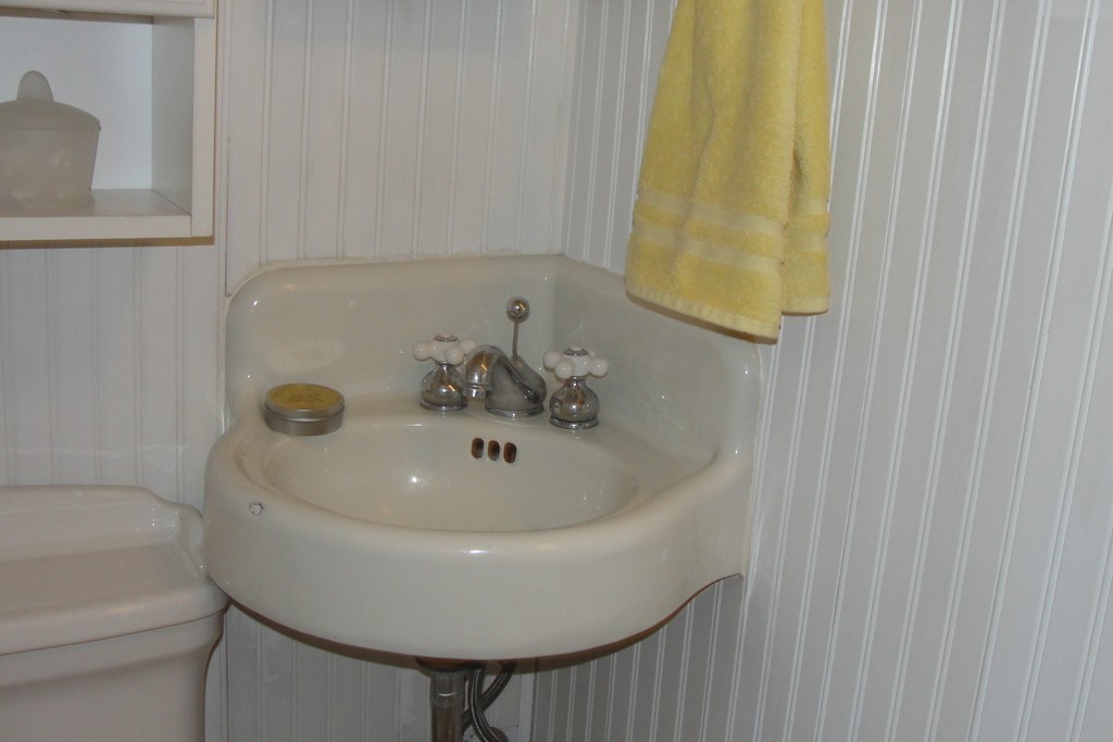 13 Montvale Road Worcester, MA 01609 - Photo 21 of 30 Gallery Image 21