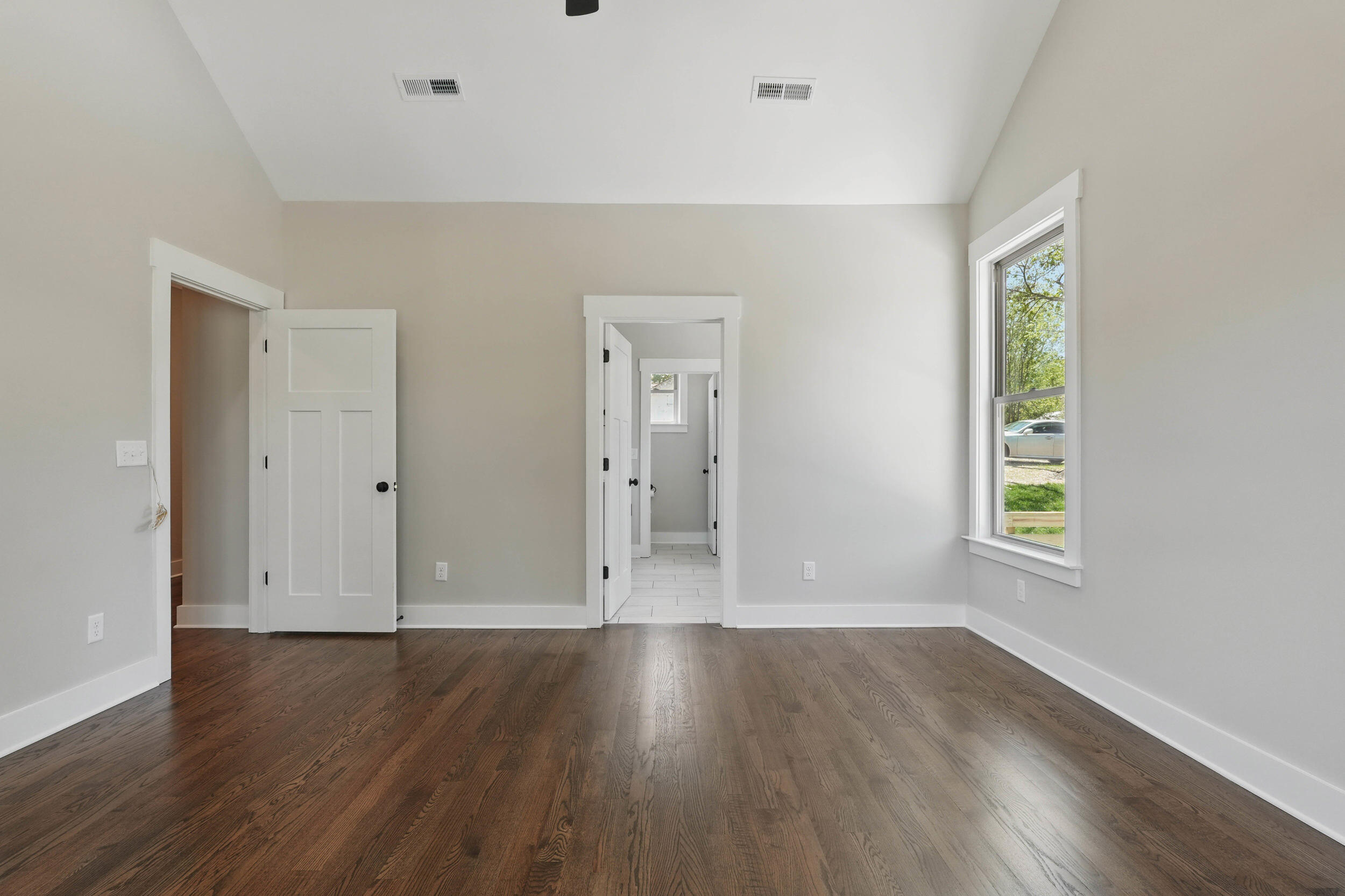 8814 Igou Gap Road Chattanooga, TN 37421 - Photo 23 of 35 21_8813 igou gap rd-27