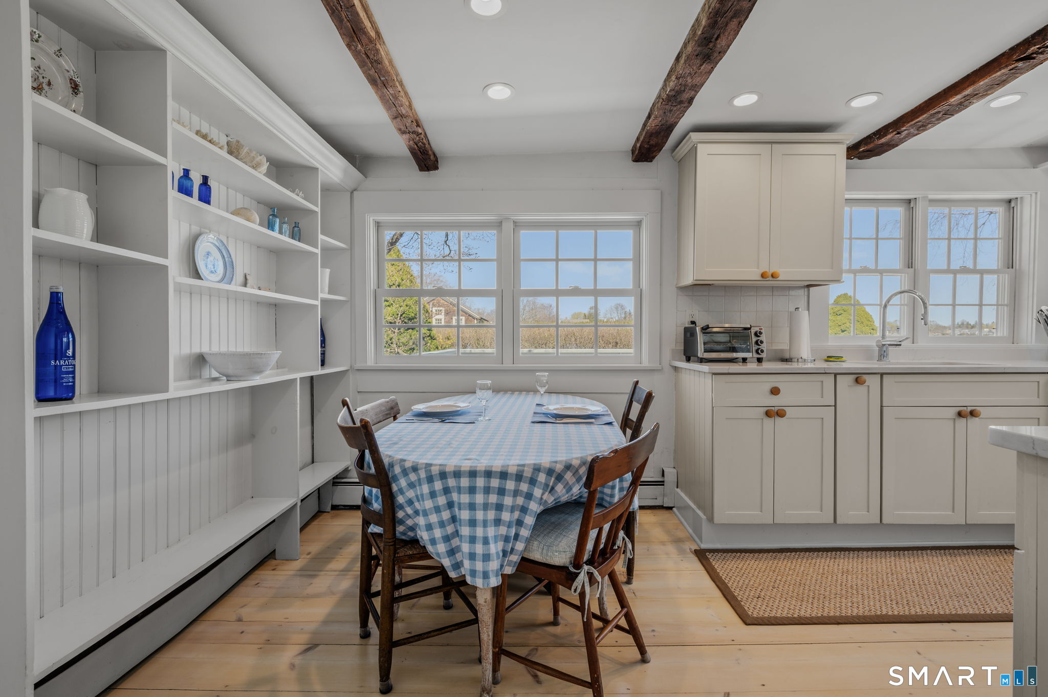 20 Diving Street Stonington, CT 06378 - Photo 11 of 33 a dining room with furniture and window