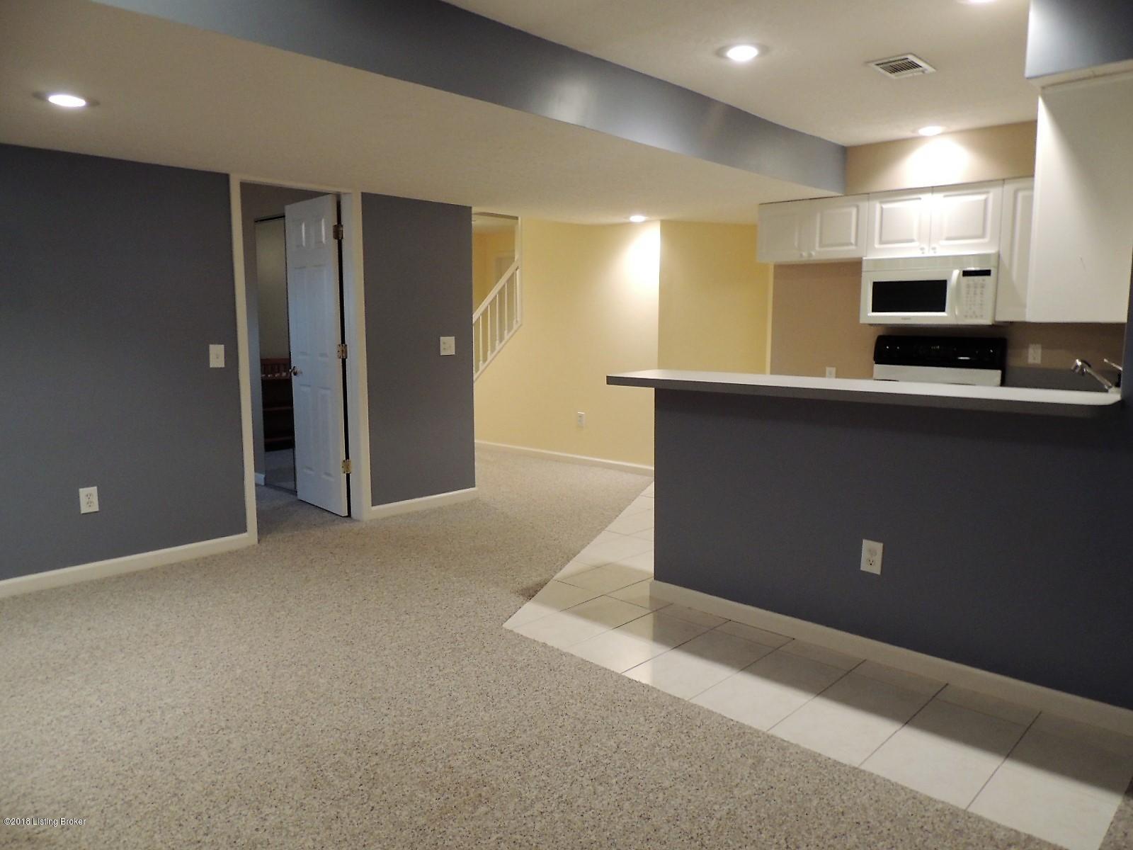 8213 Lacevine Road Louisville, KY 40220 - Photo 15 of 86 Basement Suite