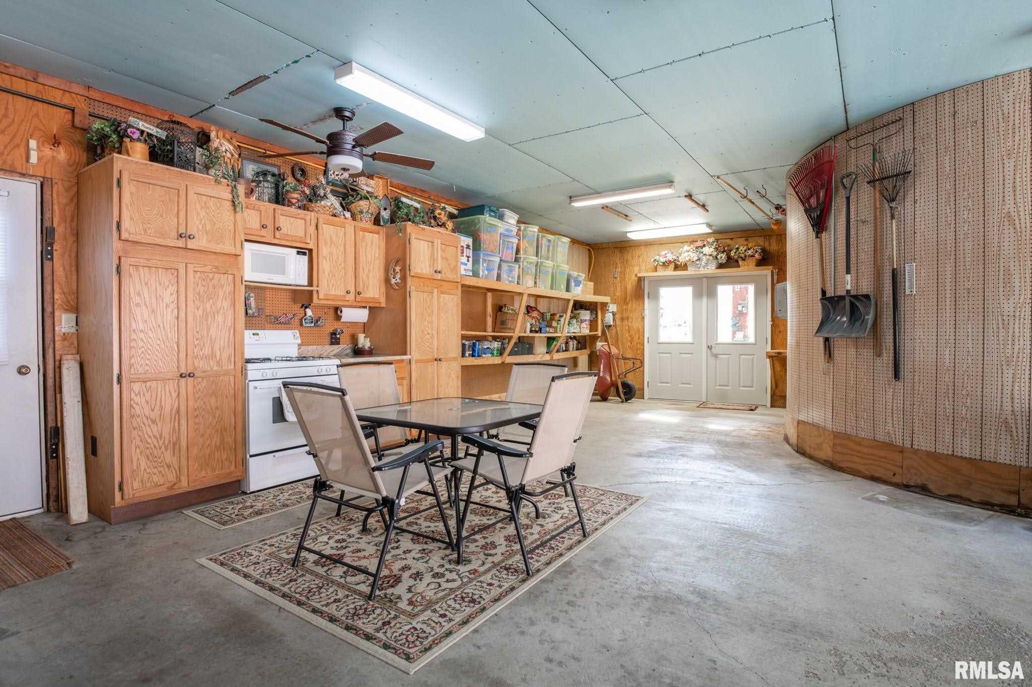 1451 Highview Road East Peoria, IL 61611 - Photo 18 of 50