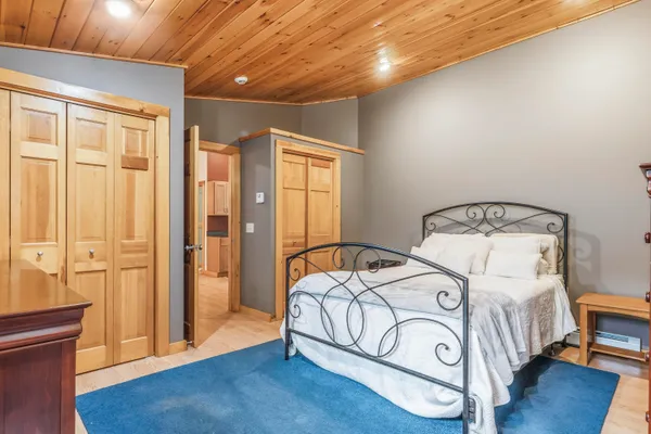 $620,000 | 31 Lakeridge Lane, Unit 31, Smithfield, ME 04978