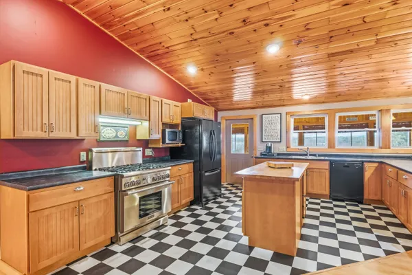 $620,000 | 31 Lakeridge Lane, Unit 31, Smithfield, ME 04978