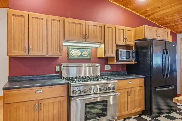 $620,000 | 31 Lakeridge Lane, Unit 31, Smithfield, ME 04978