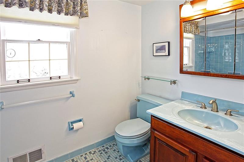 8155 Post Road Allison Park, PA 15101 - Photo 12 of 19 Gallery Image 12