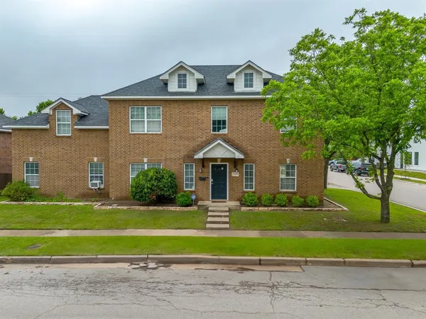 $6,000 | 3200 Lubbock Avenue, Fort Worth, TX 76109
