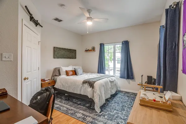 $6,000 | 3200 Lubbock Avenue, Fort Worth, TX 76109